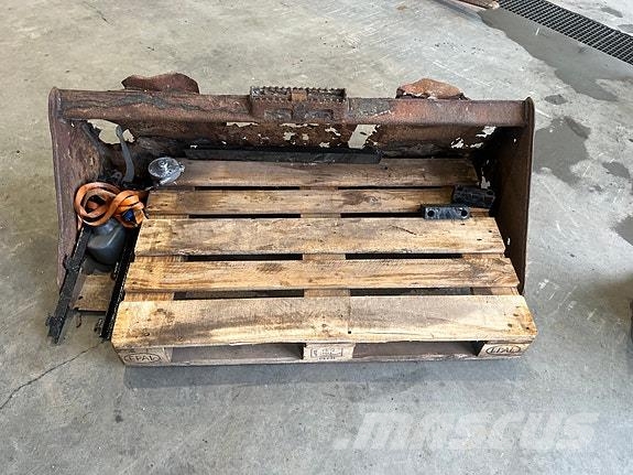 Komatsu SK714 معدات البناء - غير ذلك