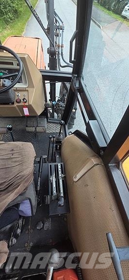 Kubota M 7950 DT Traktory