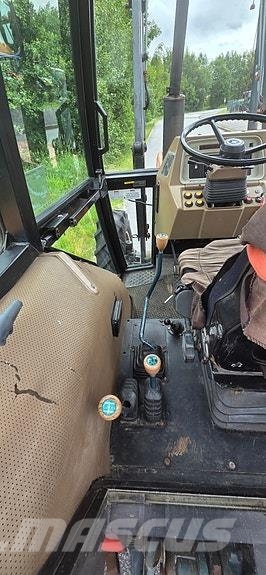 Kubota M 7950 DT Traktory
