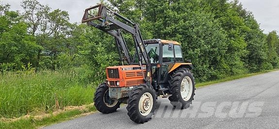 Kubota M 7950 DT Traktory