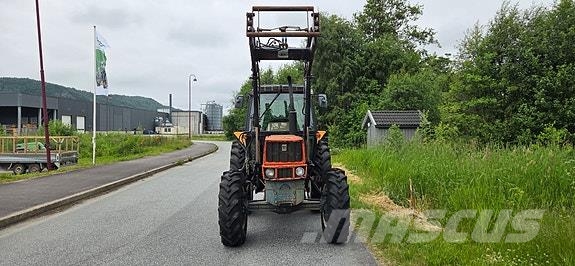 Kubota M 7950 DT Traktory