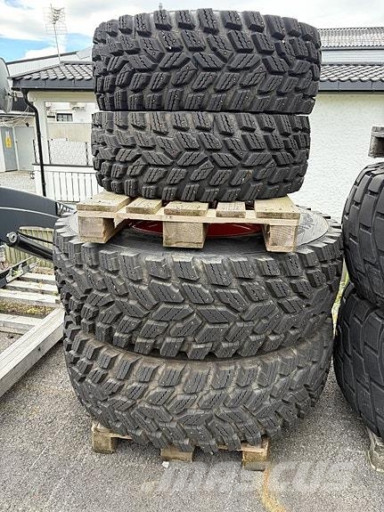 Kubota M4-073 LASTER, FRONTHYD,TO SETT HJUL Pneumatiky, kolesá a ráfiky