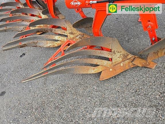 Kuhn Vari-master 123 Reversible ploughs