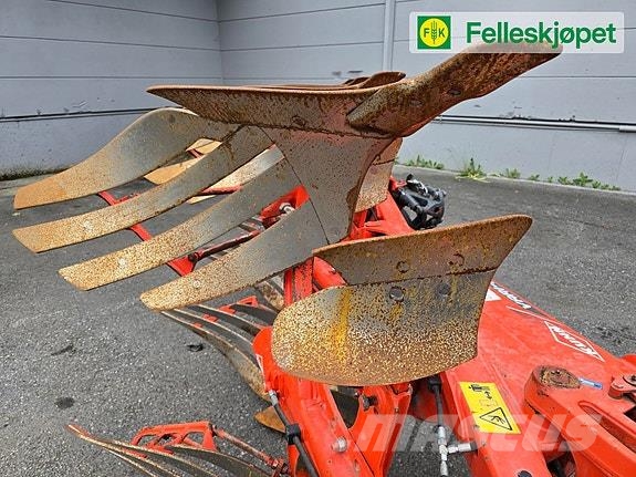 Kuhn Vari-master 123 Reversible ploughs