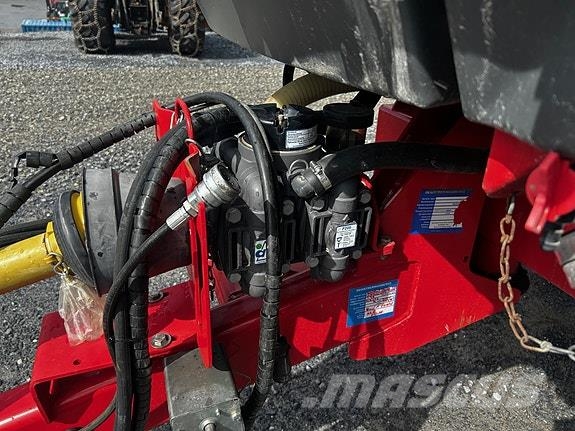 Kverneland Ikarus S28 Önjáró trágyaszórók
