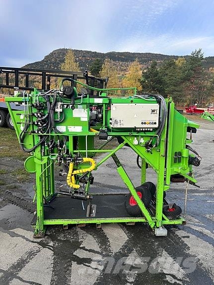  KVK 800-1 ماكينات وملحقات مواش أخرى