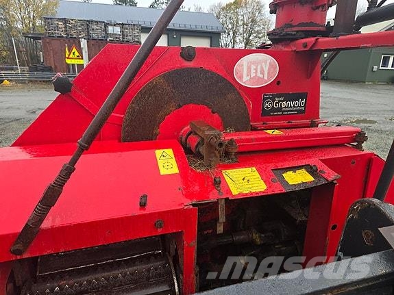 Lely Storm 130 P Stroji za krmo na lastni pogon