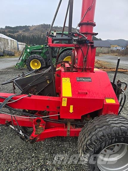 Lely Storm 130 P Stroji za krmo na lastni pogon