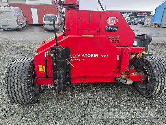Lely Storm 130 P Stroji za krmo na lastni pogon
