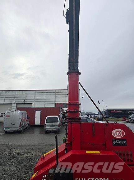 Lely Storm 130 P Stroji za krmo na lastni pogon