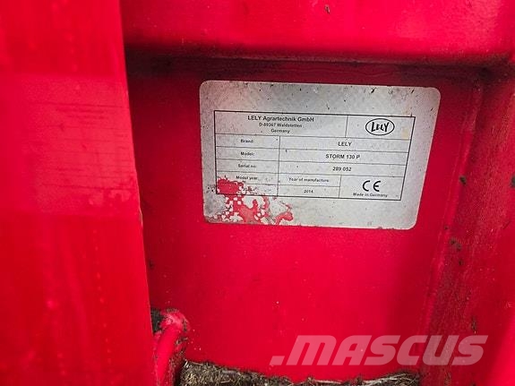 Lely Storm 130 P Stroji za krmo na lastni pogon