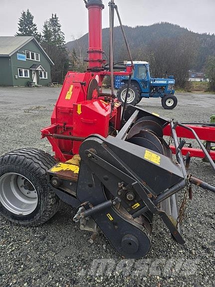 Lely Storm 130 P Stroji za krmo na lastni pogon