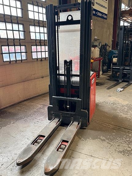 Linde 1,4T Stabler med plattform Bouw - Overige