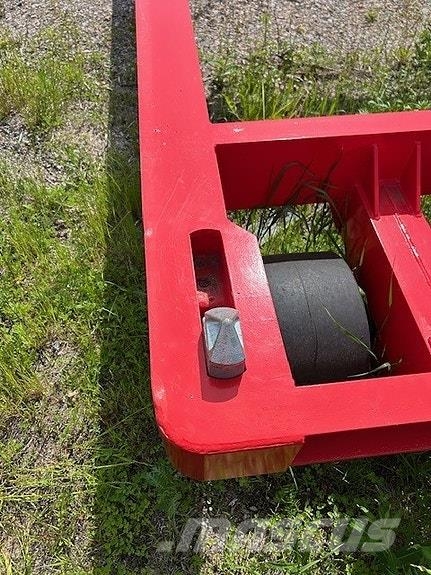 Mafi SEACOM Rolltrailer med svanehals container caset Otros