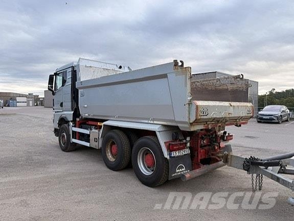 MAN TGX Camiones bañeras basculantes o volquetes