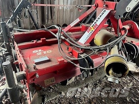 Massano SL 210 Andre Jordforbedrings maskiner og ekstrautstyr