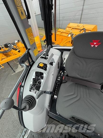 Massey Ferguson 1765M トラクター