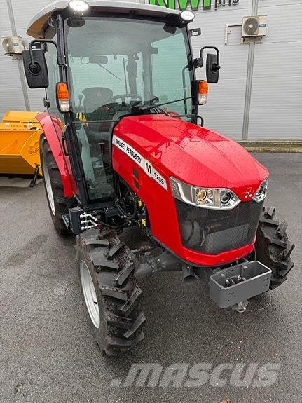Massey Ferguson 1765M トラクター