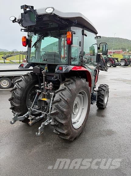 Massey Ferguson 1765M トラクター