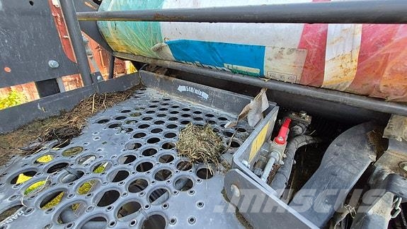 Massey Ferguson 4160 V 25 kniver Πρέσες κυλινδρικών δεμάτων