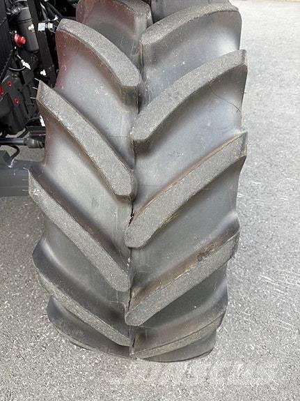 Massey Ferguson 4707 Tractors