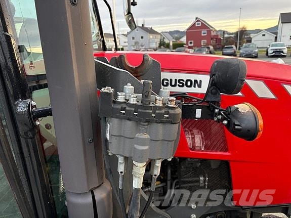 Massey Ferguson 4708 トラクター