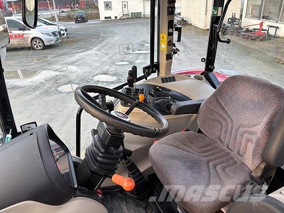 Massey Ferguson 4708 トラクター