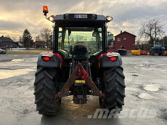 Massey Ferguson 4708 トラクター