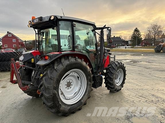 Massey Ferguson 4708 トラクター