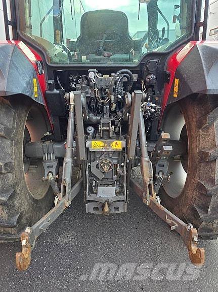 Massey Ferguson 4710M Traktörler