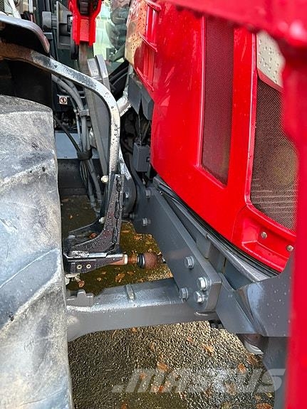 Massey Ferguson 5610 الجرارات