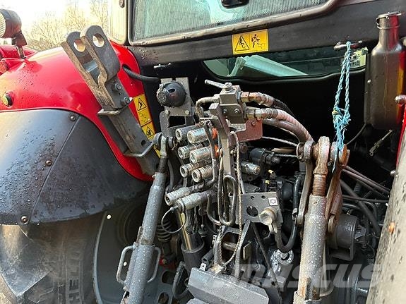 Massey Ferguson 5610 الجرارات