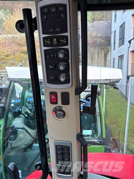 Massey Ferguson 5610 الجرارات