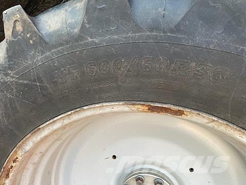 Massey Ferguson 5613 Traktori
