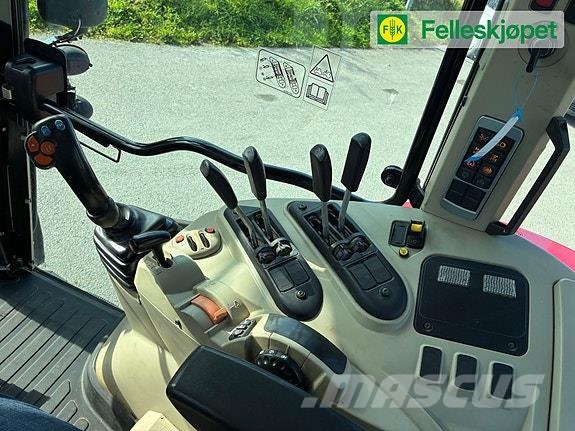 Massey Ferguson 5613 Dyna-4 med Ålø laster Traktoren
