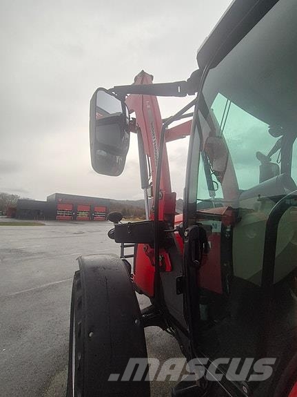 Massey Ferguson 5711 Traktori