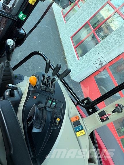 Massey Ferguson 5711M الجرارات