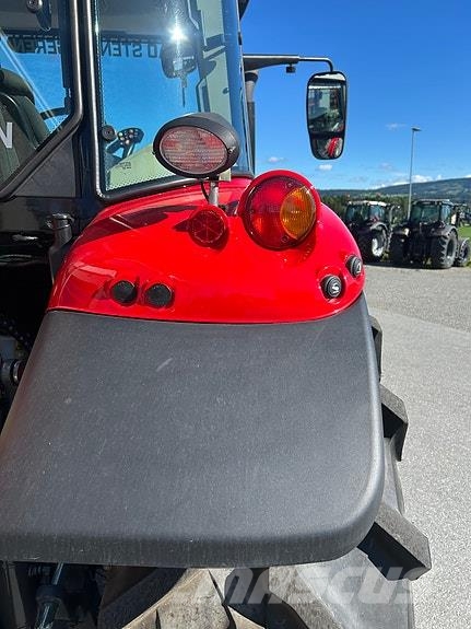 Massey Ferguson 5712S Traktorer