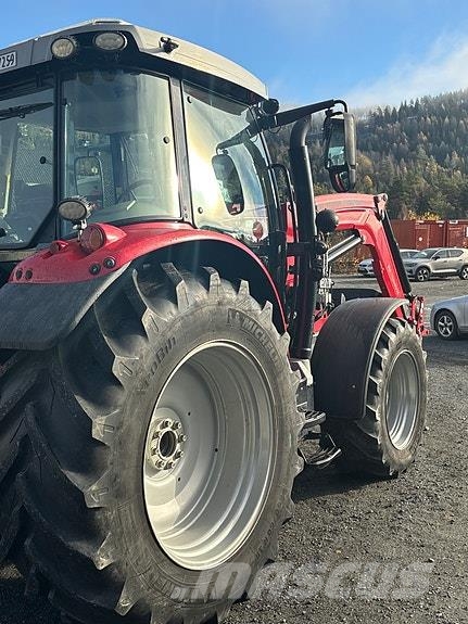 Massey Ferguson 5713S Dyna6 GPS Traktorer