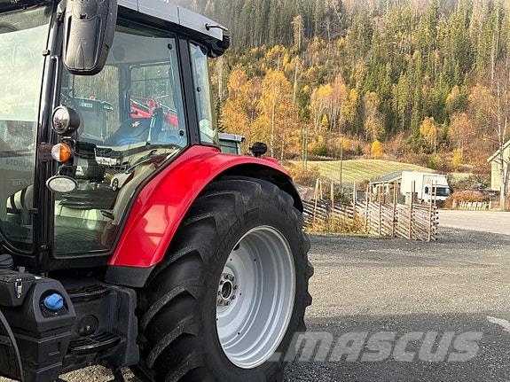 Massey Ferguson 5713S Dyna6 GPS Traktorer