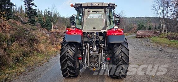 Massey Ferguson 5S.125 DYNA 4 الجرارات