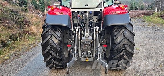 Massey Ferguson 5S.125 DYNA 4 الجرارات