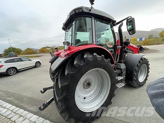 Massey Ferguson 5S.135 Dyna 4 Exclusive Tratores Agrícolas usados