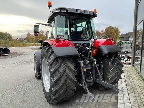 Massey Ferguson 5S.135 Dyna 4 Exclusive Tratores Agrícolas usados