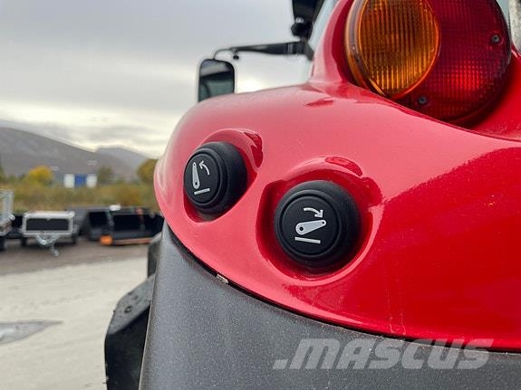 Massey Ferguson 5S.135 Dyna 4 Exclusive Tratores Agrícolas usados