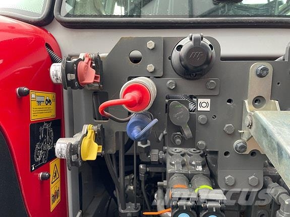 Massey Ferguson 5S.135 Dyna 4 Exclusive Tratores Agrícolas usados