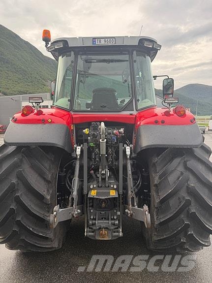 Massey Ferguson 6S.180 DVT トラクター