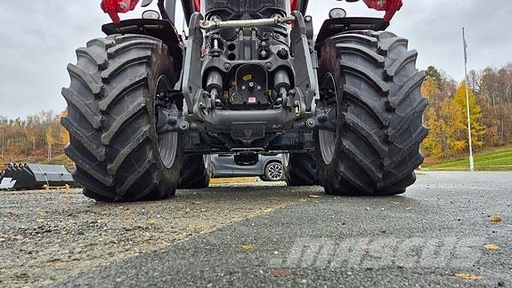 Massey Ferguson 7 S 210 EX Traktorit