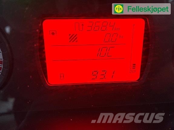 Massey Ferguson MF 4710M Traktorer