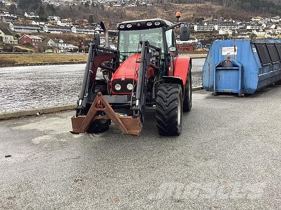 Massey Ferguson MF 5445 Tractoare